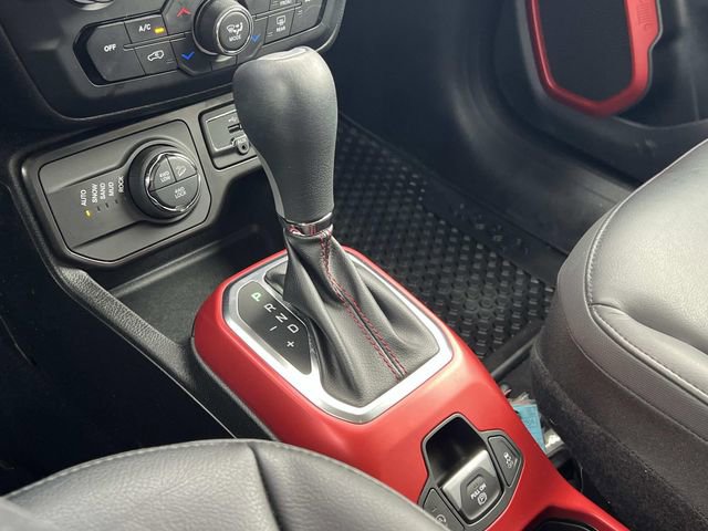 Used 2021 Jeep Renegade Trailhawk image 27