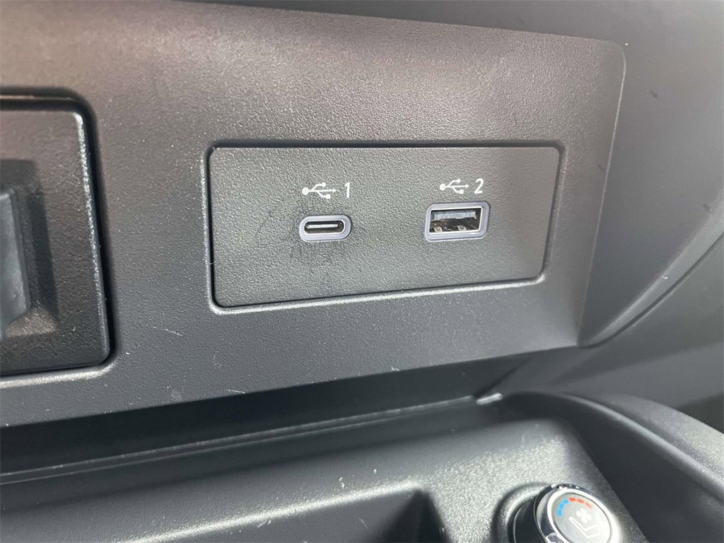 Used 2023 Nissan Titan PRO-4X w/ Pro-4x Convenience Package image 29