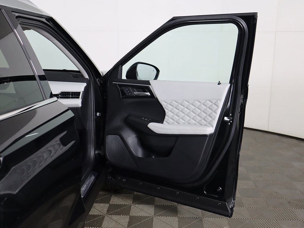 New 2025 Mitsubishi Outlander SEL image 26