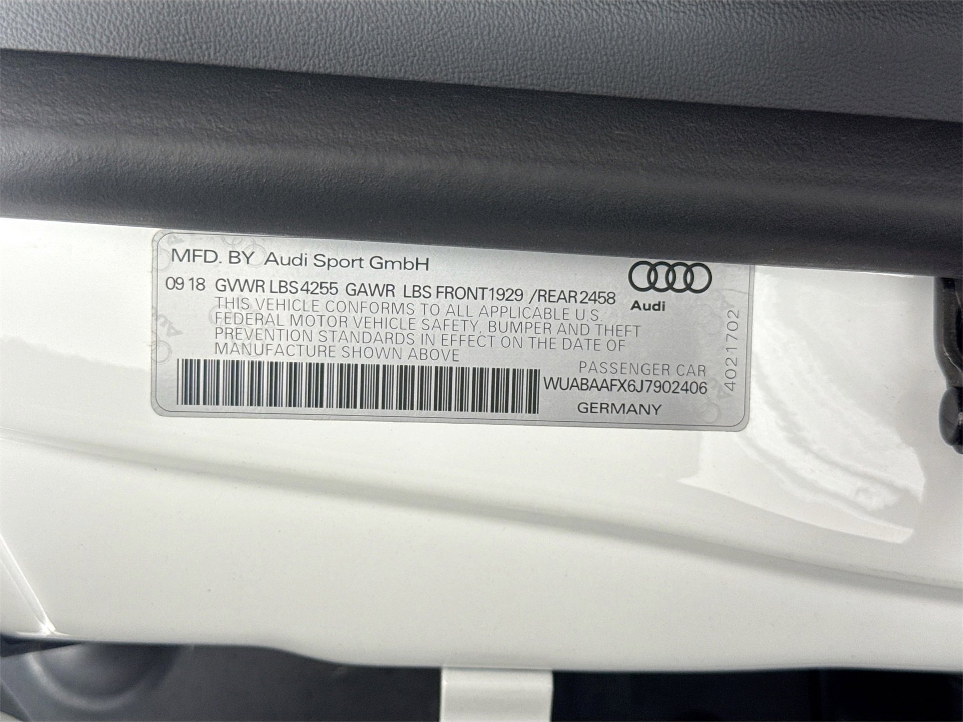 Used 2018 Audi R8 V10 w/ Premium Package image 26