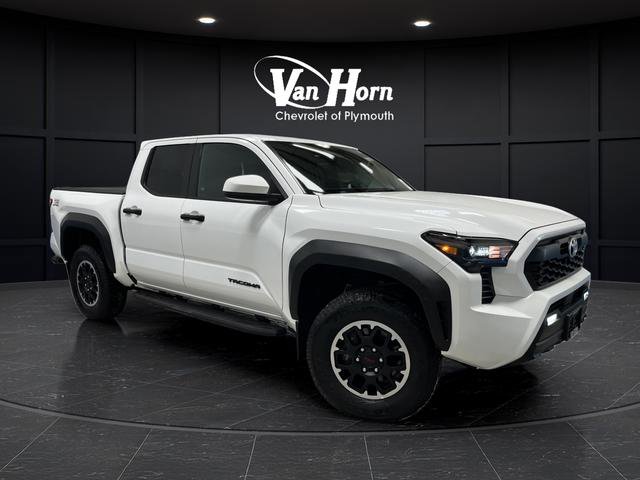 Used 2024 Toyota Tacoma TRD Off-Road image 39