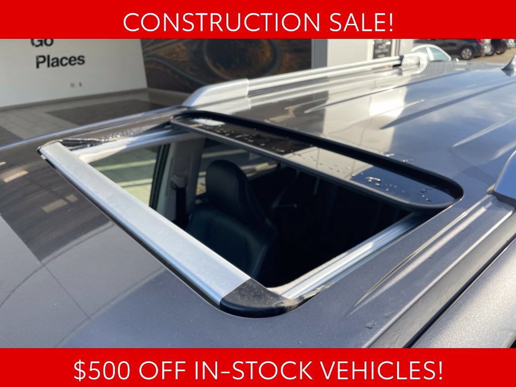 Used 2017 Toyota 4Runner Limited AWD/4WD image 3