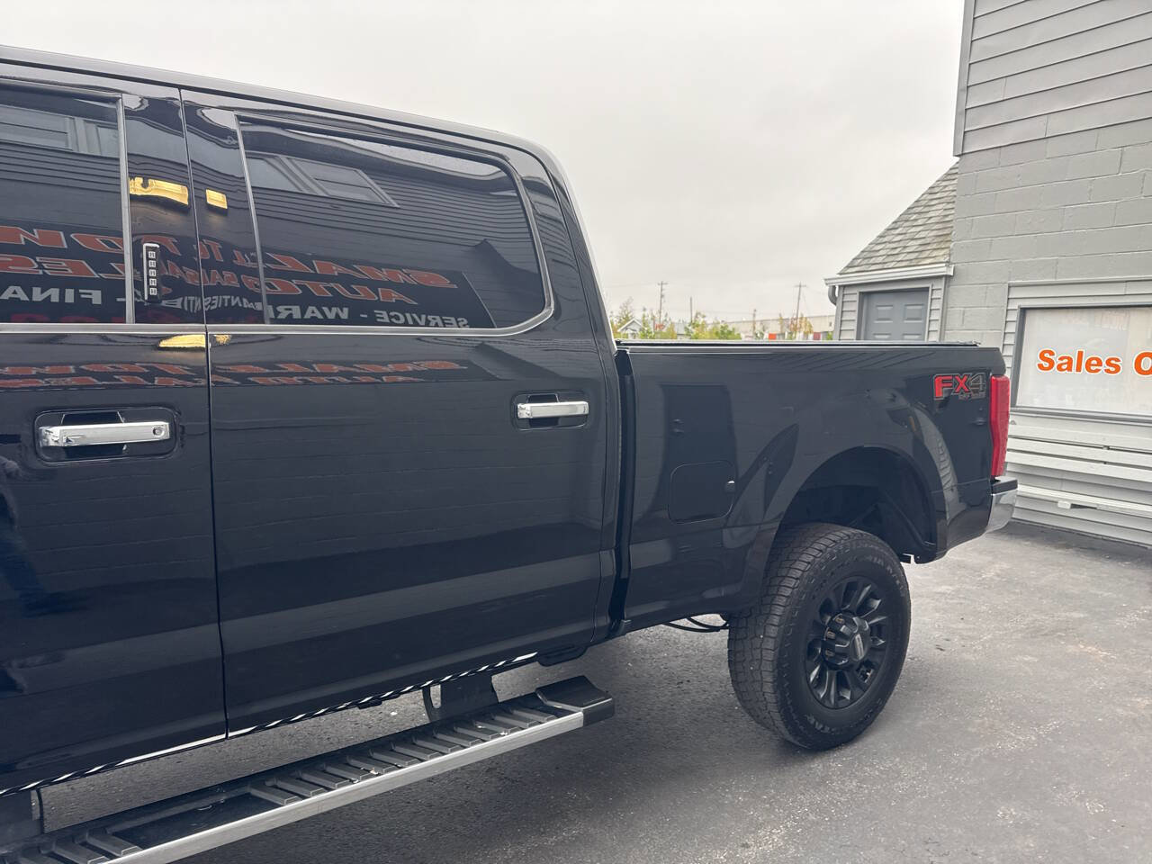 Used 2017 Ford F250 Lariat w/ Chrome Package image 7
