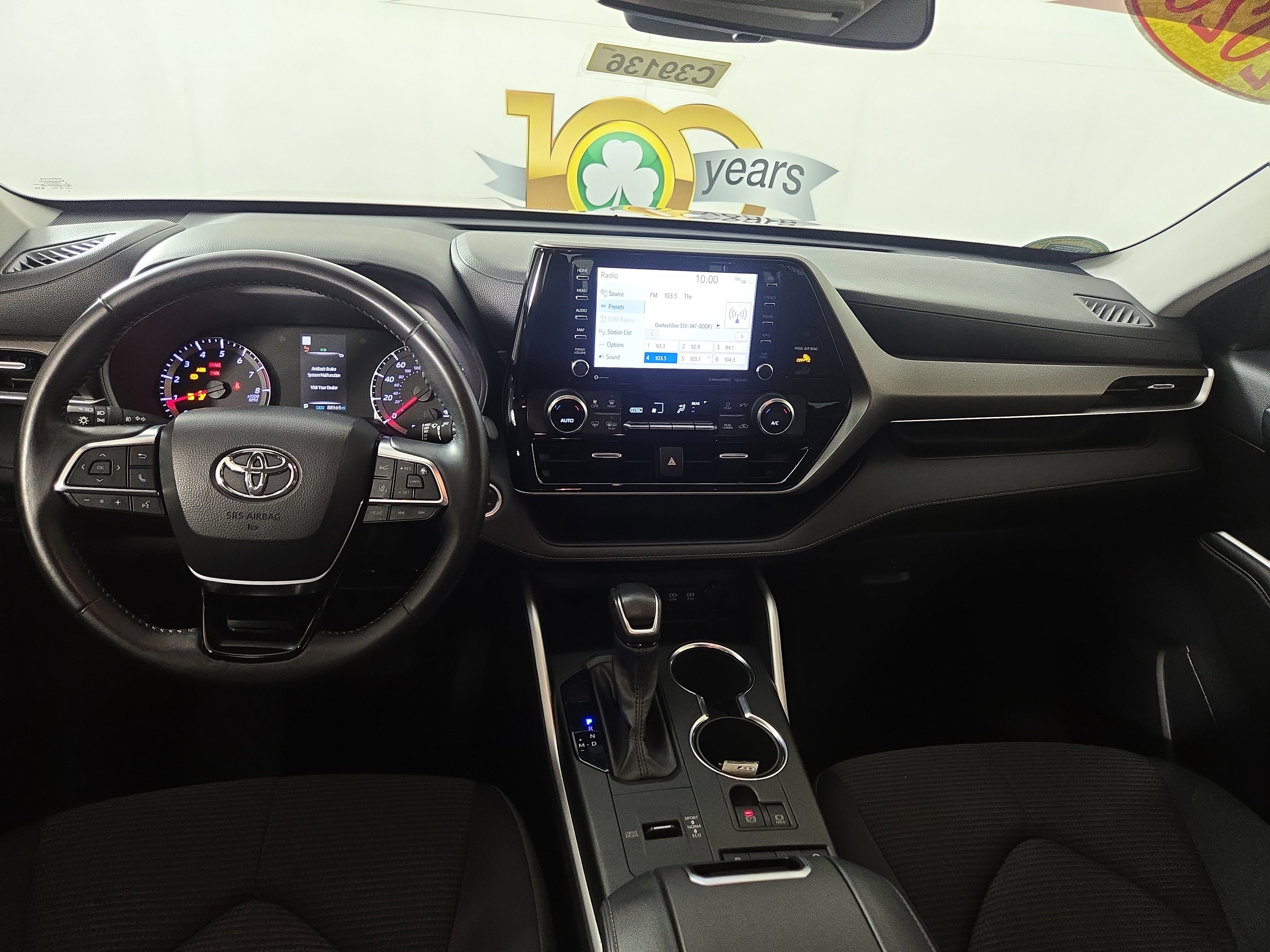 Used 2020 Toyota Highlander LE FWD image 15