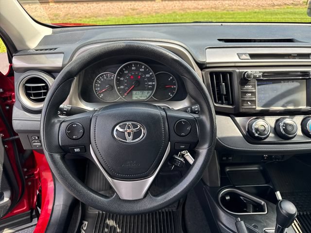 Used 2016 Toyota RAV4 LE AWD/4WD image 14
