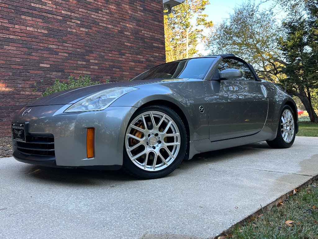 Used 2006 Nissan 350Z Grand Touring RWD image 2