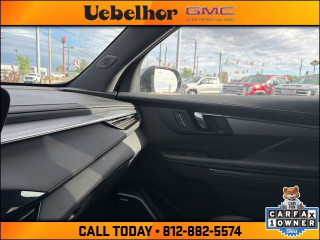 Used 2025 Buick Enclave Preferred FWD image 36