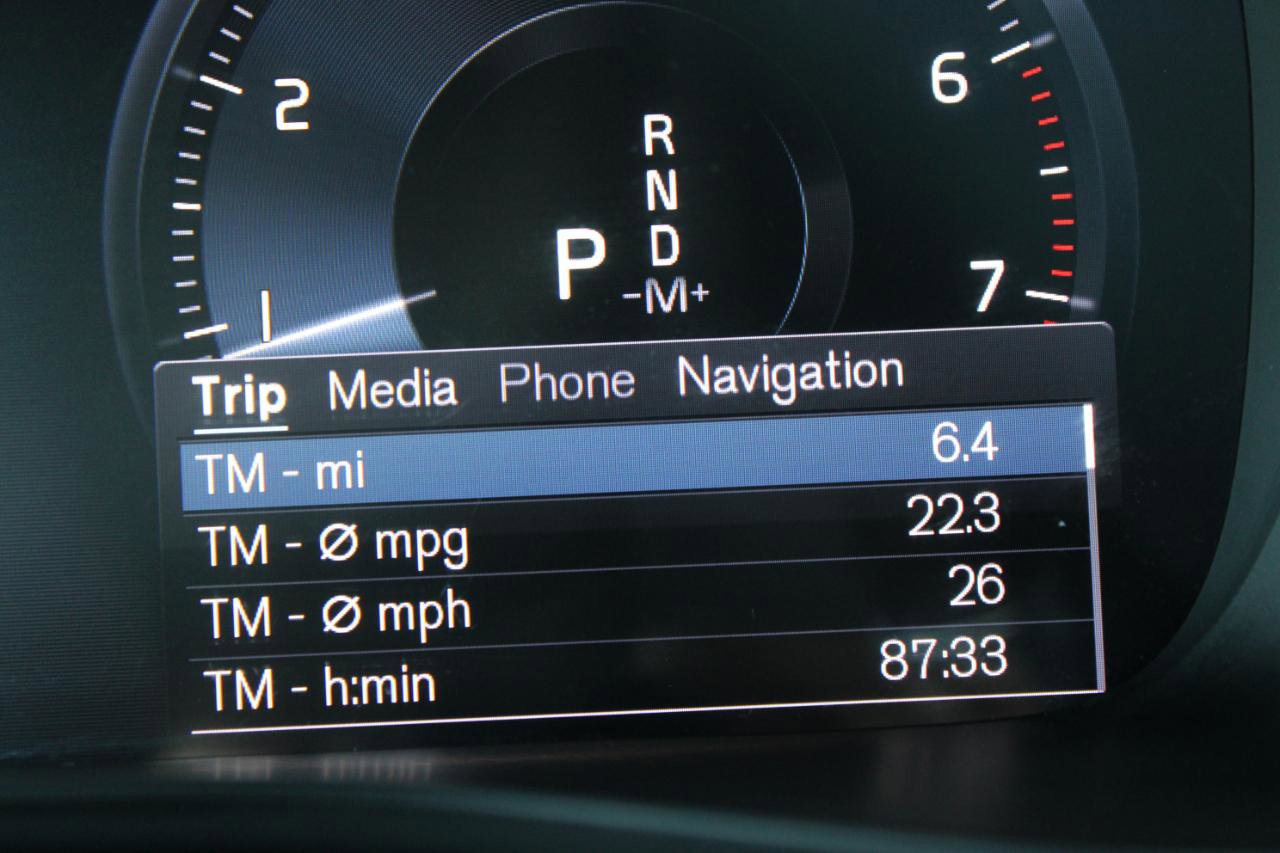 Used 2019 Volvo XC40 T5 R-Design image 22