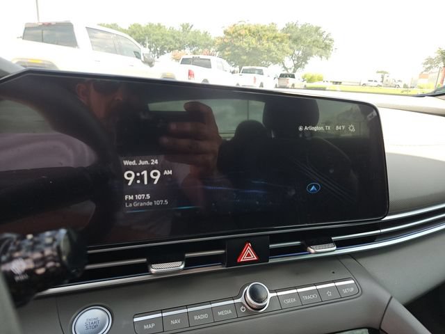 Used 2024 Hyundai Elantra SEL FWD image 13