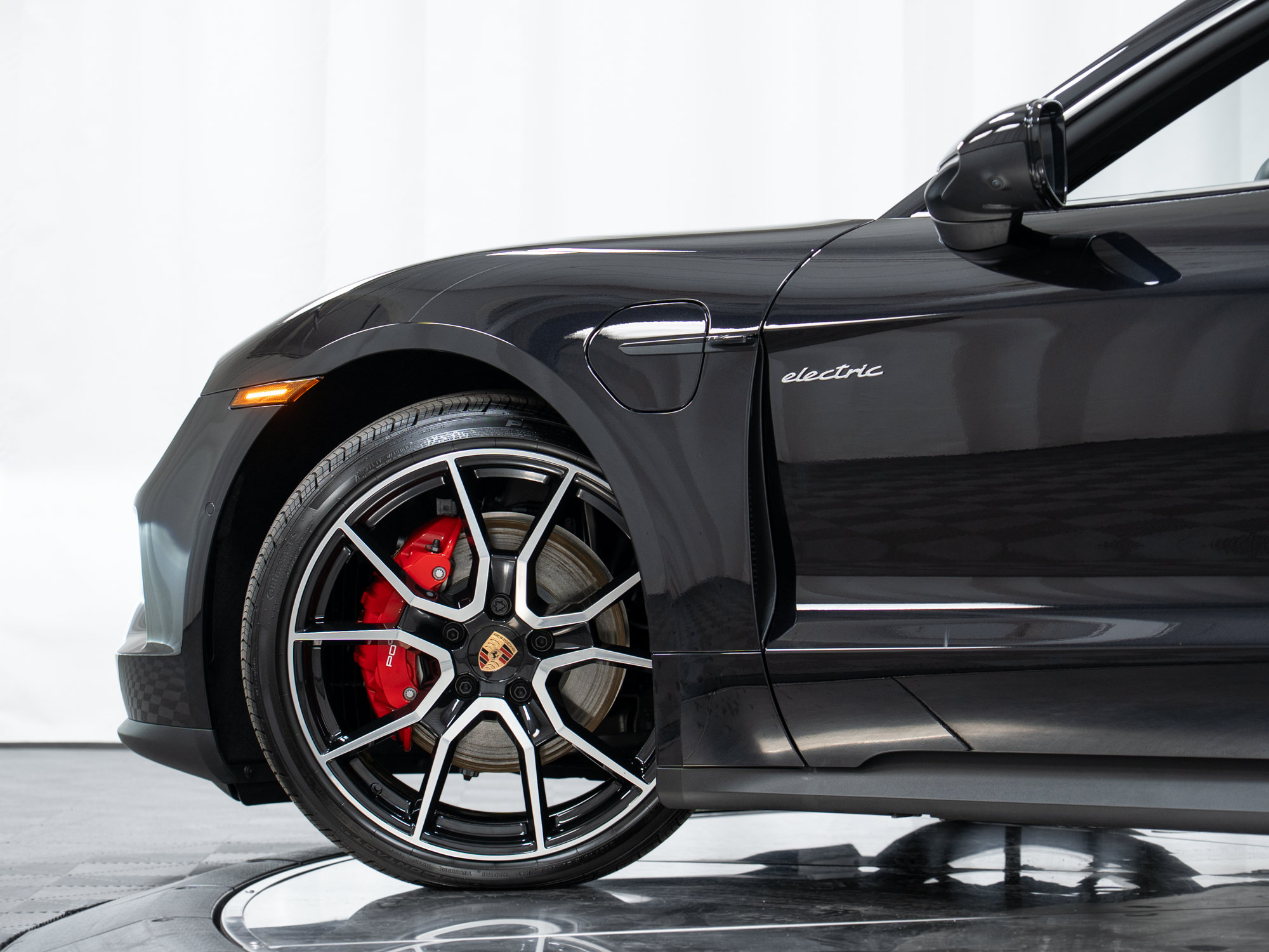 New 2026 Porsche Taycan 4S AWD/4WD image 33
