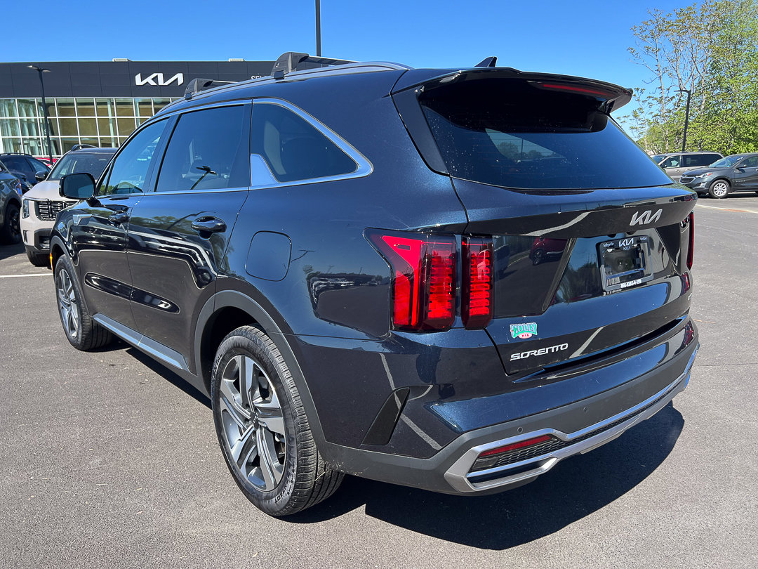 Used 2023 Kia Sorento EX AWD/4WD image 3