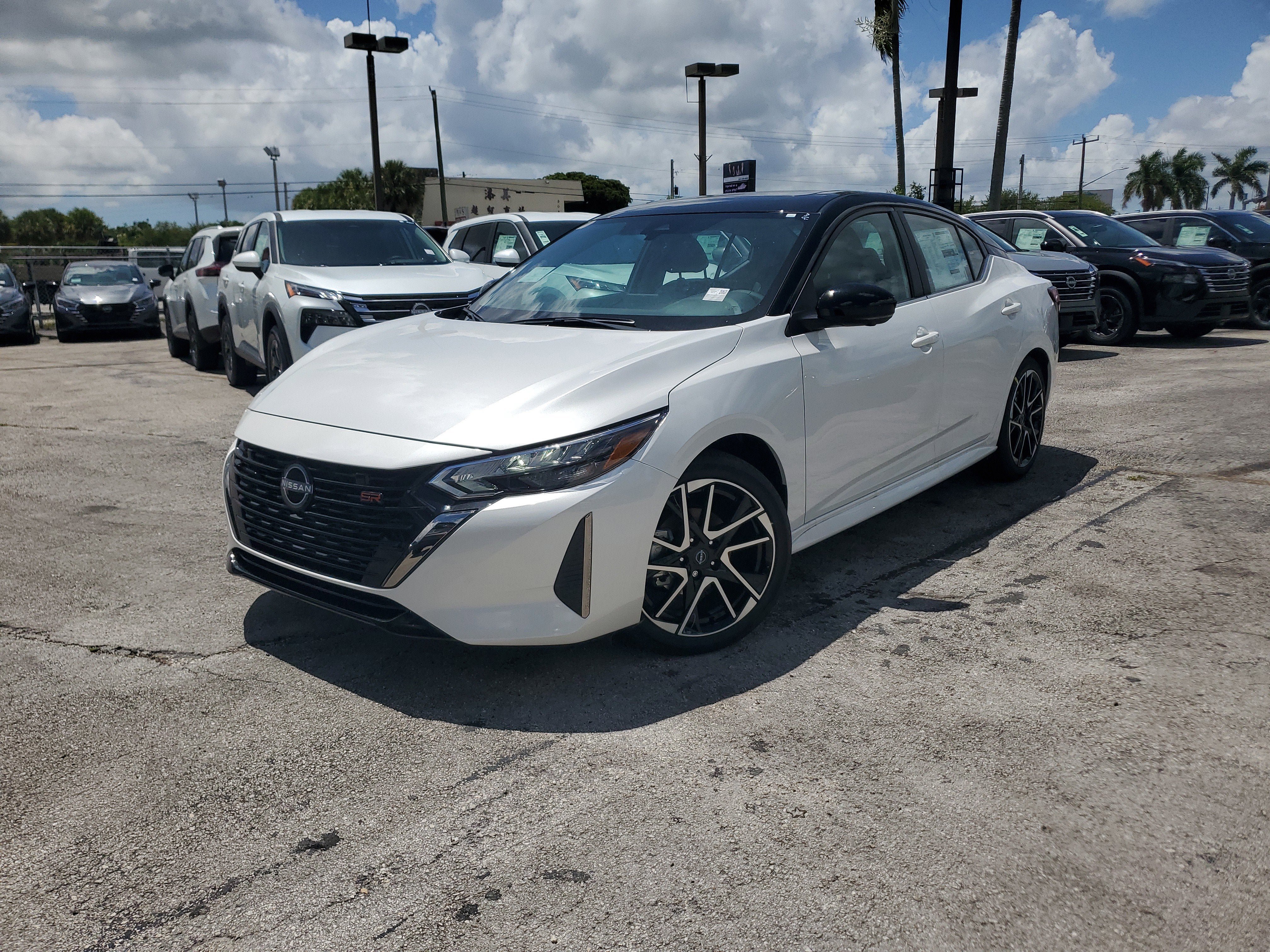 New 2025 Nissan Sentra SR w/ SR Premium Package FWD image 26