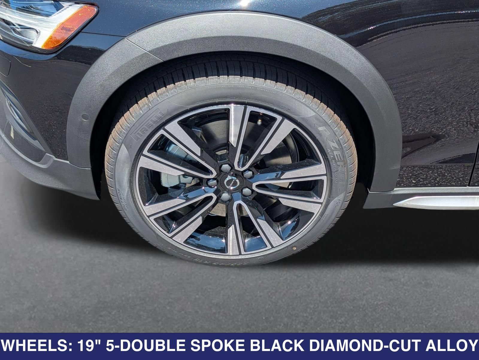 New 2026 Volvo V60 B5 Cross Country Ultra w/ Protection Package Premier AWD/4WD image 26