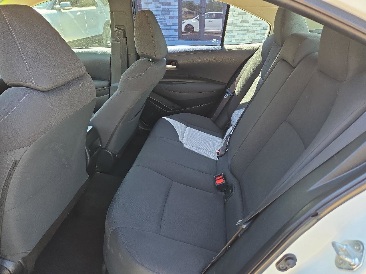 Used 2020 Toyota Corolla LE FWD image 10