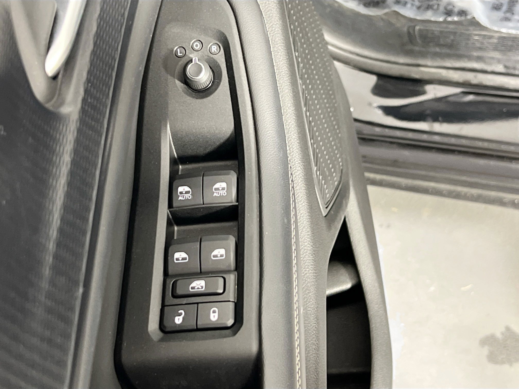 Used 2023 Jeep Grand Cherokee L Laredo w/ Luxury Tech Group I image 17