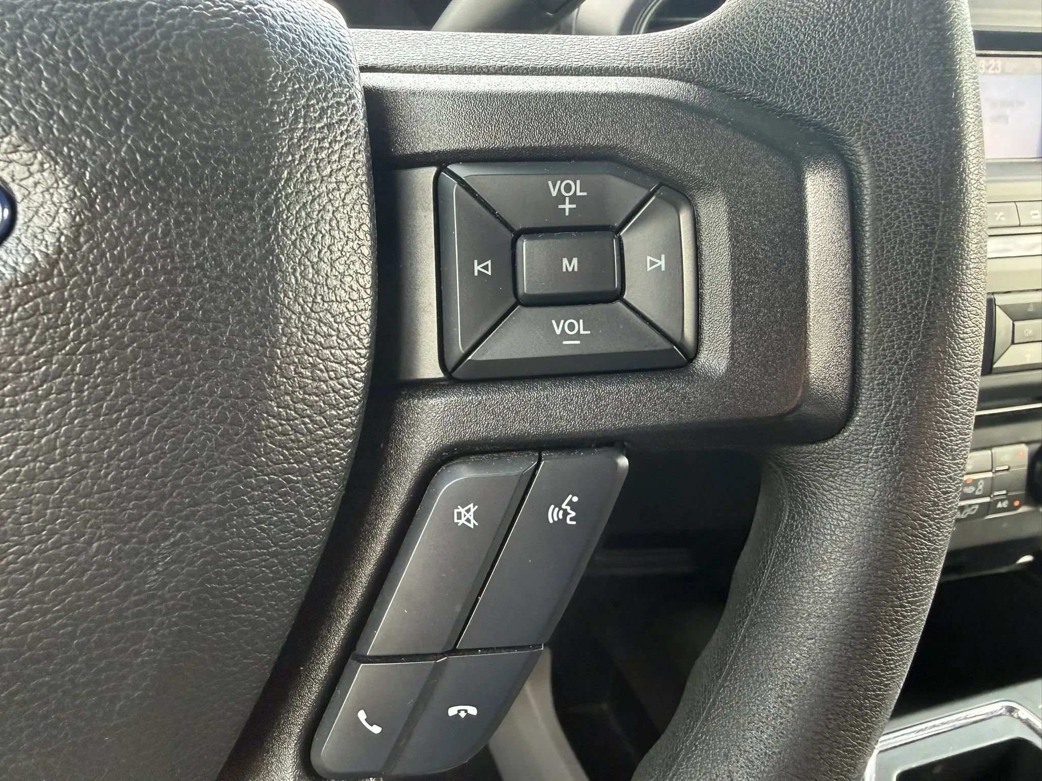 Used 2018 Ford F150 XL w/ Equipment Group 101A Mid AWD/4WD image 25