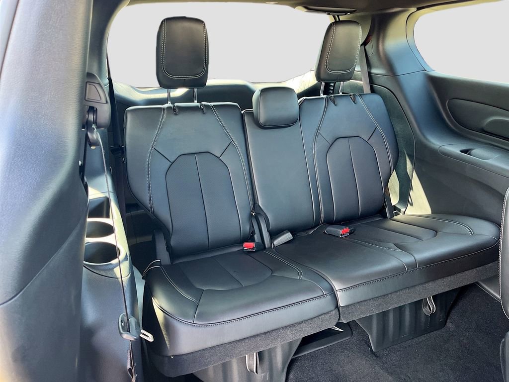 Used 2026 Chrysler Pacifica Select FWD image 26