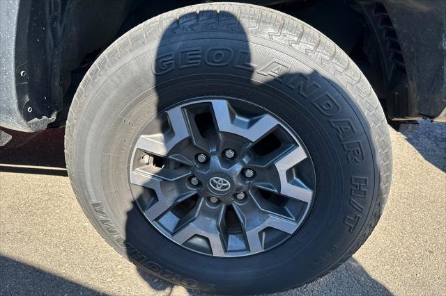 Certified 2018 Toyota Tacoma TRD Off-Road image 12