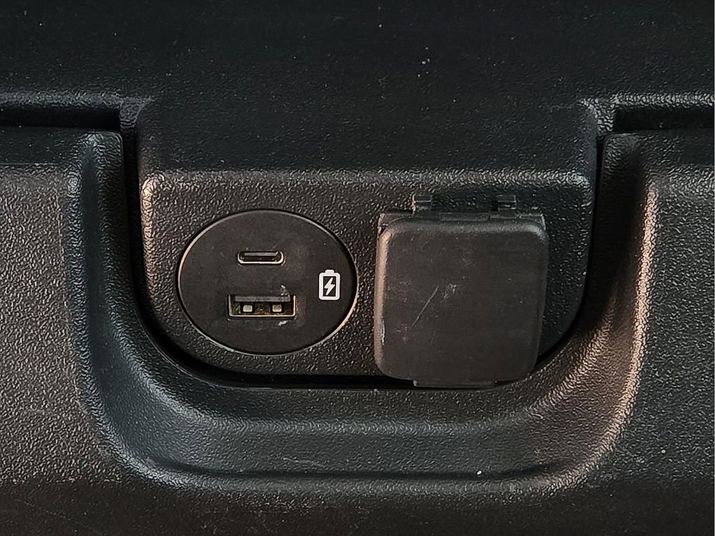 Used 2021 Ford F150 Lariat image 9