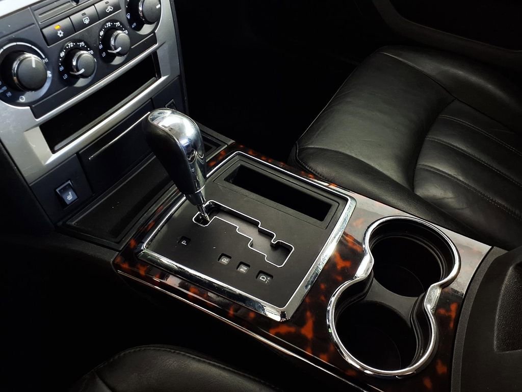 Used 2009 Chrysler 300 C image 19