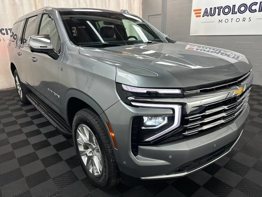 Used 2025 Chevrolet Suburban Premier AWD/4WD image 2