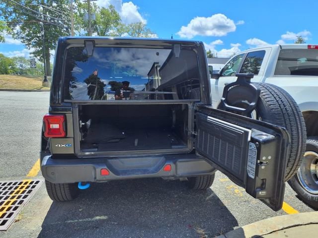 Certified 2022 Jeep Wrangler Unlimited Sahara w/ Cold Weather Group image 9