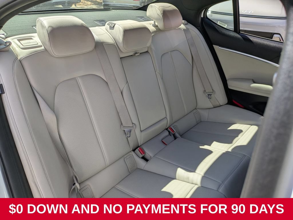 Used 2025 Genesis G70 2.5T RWD image 27