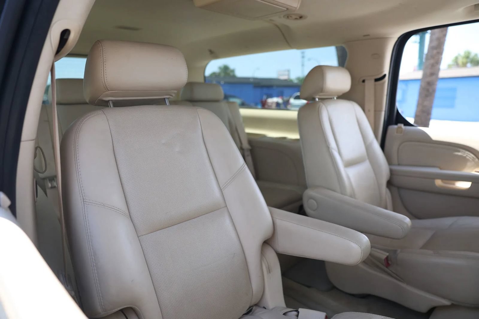 Used 2007 Cadillac Escalade ESV AWD w/ Information Package image 25