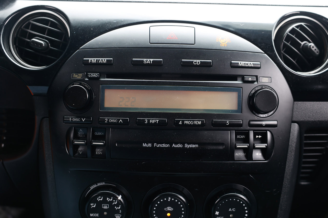 Used 2008 MAZDA MX-5 Miata Touring image 25