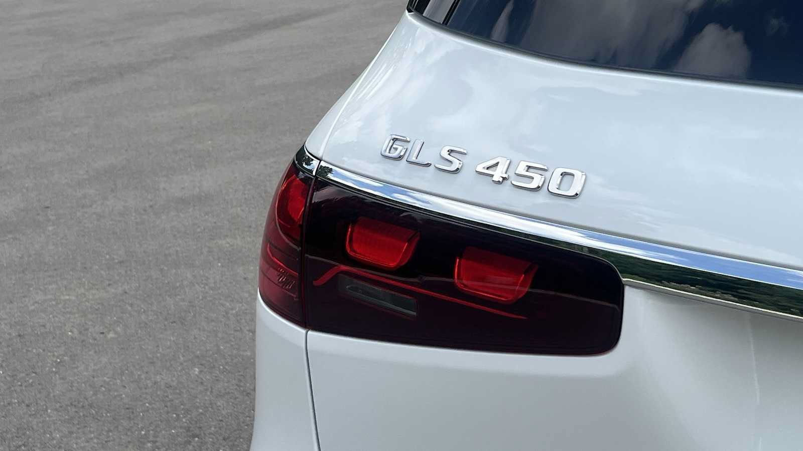 New 2026 Mercedes-Benz GLS 450 4MATIC image 26