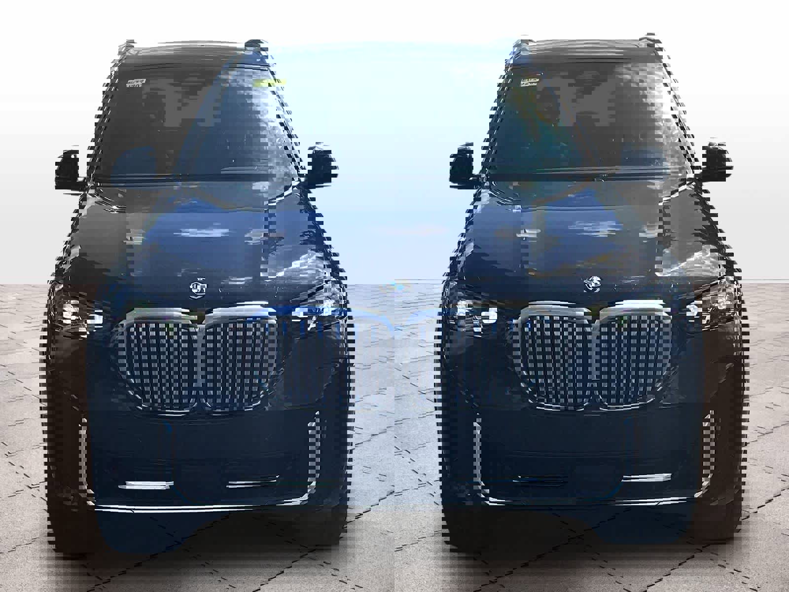 Used 2024 BMW X5 xDrive50e w/ Parking Assistance Package AWD/4WD image 3