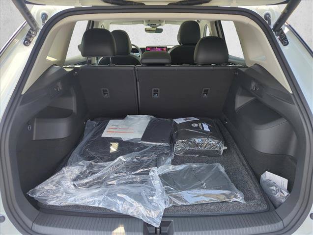 New 2026 Volkswagen Tiguan SE FWD image 10