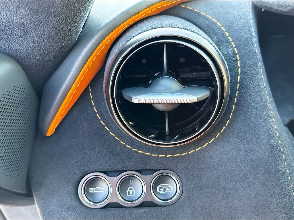 Used 2022 McLaren 720S Spider image 23