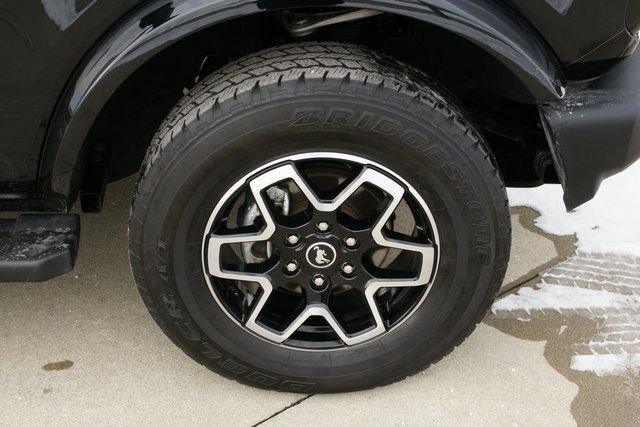 Used 2023 Ford Bronco Outer Banks image 9