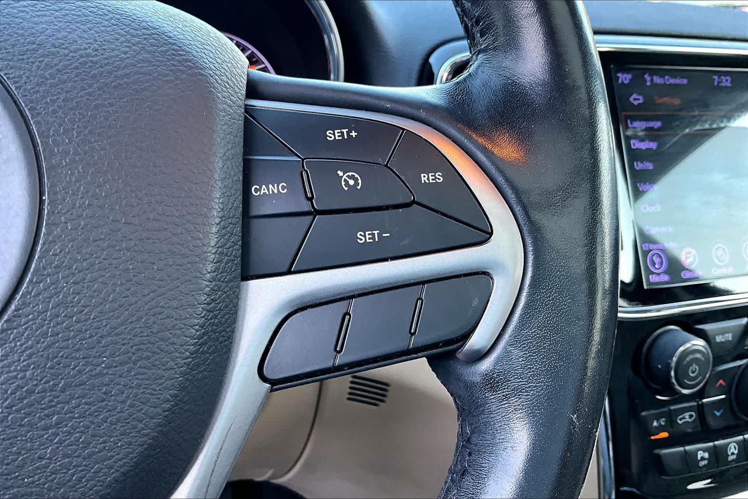 Used 2020 Jeep Grand Cherokee Limited w/ Luxury Group II RWD image 24