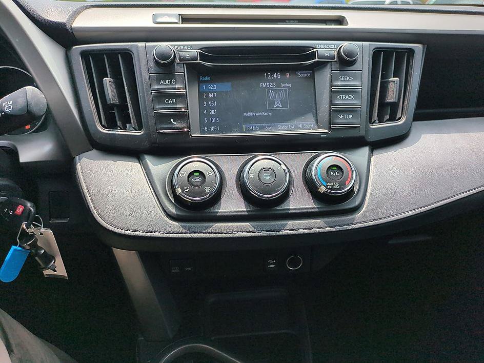 Used 2016 Toyota RAV4 LE FWD image 20