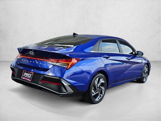 Certified 2025 Hyundai Elantra SEL FWD image 5