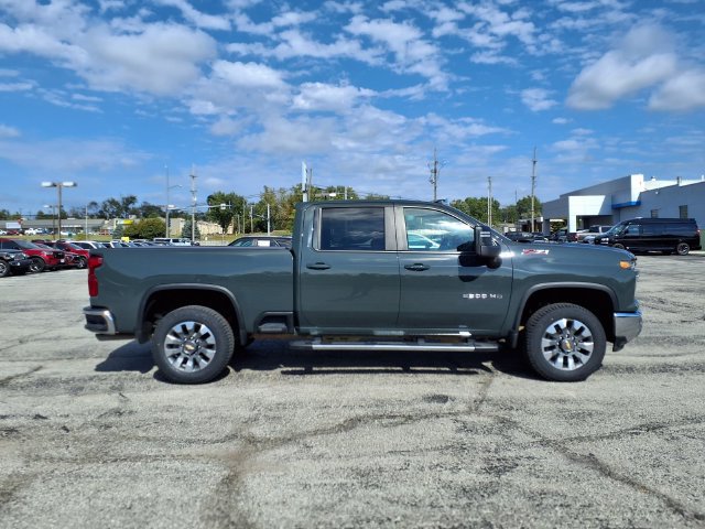 Used 2025 Chevrolet Silverado 2500 LT w/ All Star Edition AWD/4WD image 3