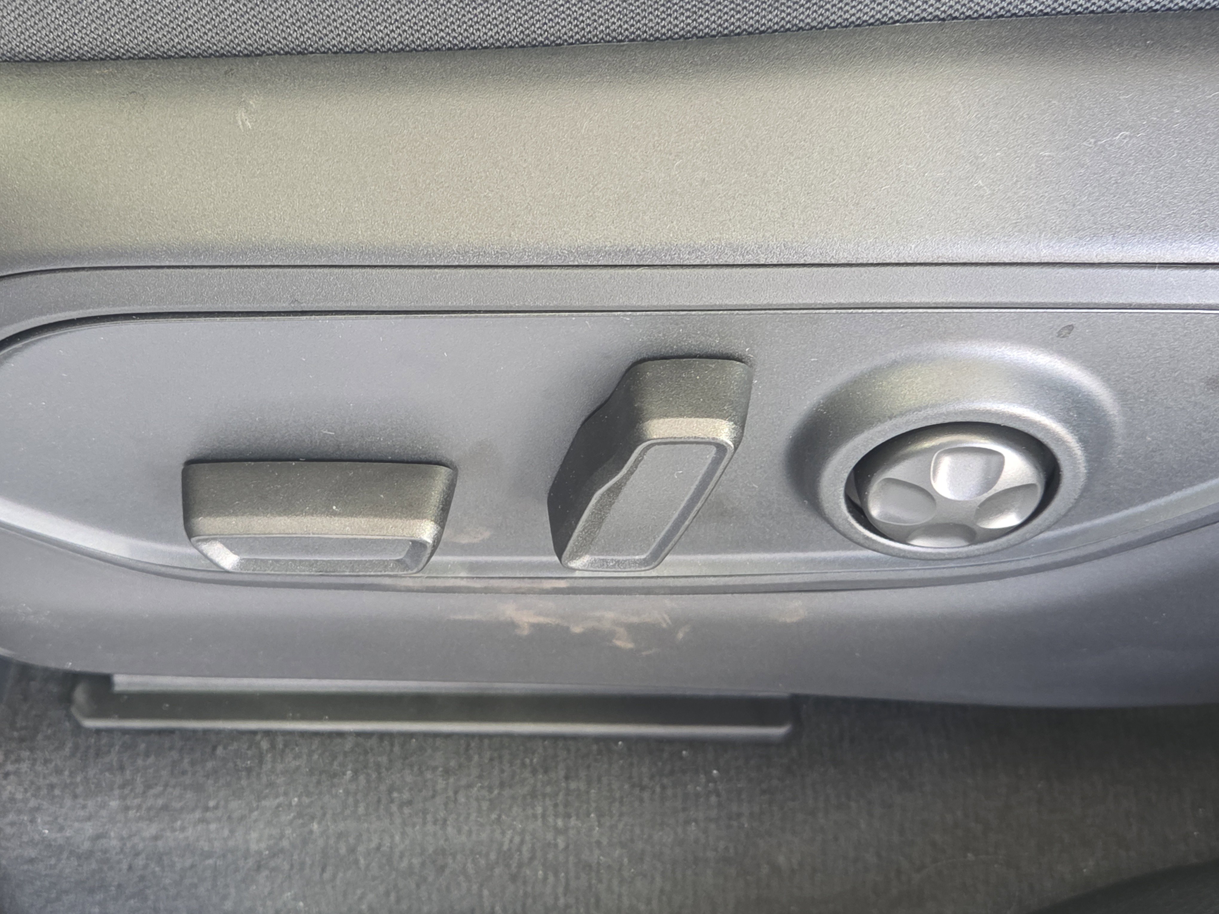 New 2025 Jeep Grand Cherokee Limited w/ Black Appearance Package image 21