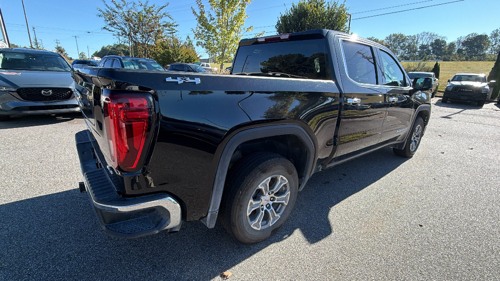 Used 2025 GMC Sierra 1500 SLT AWD/4WD image 8