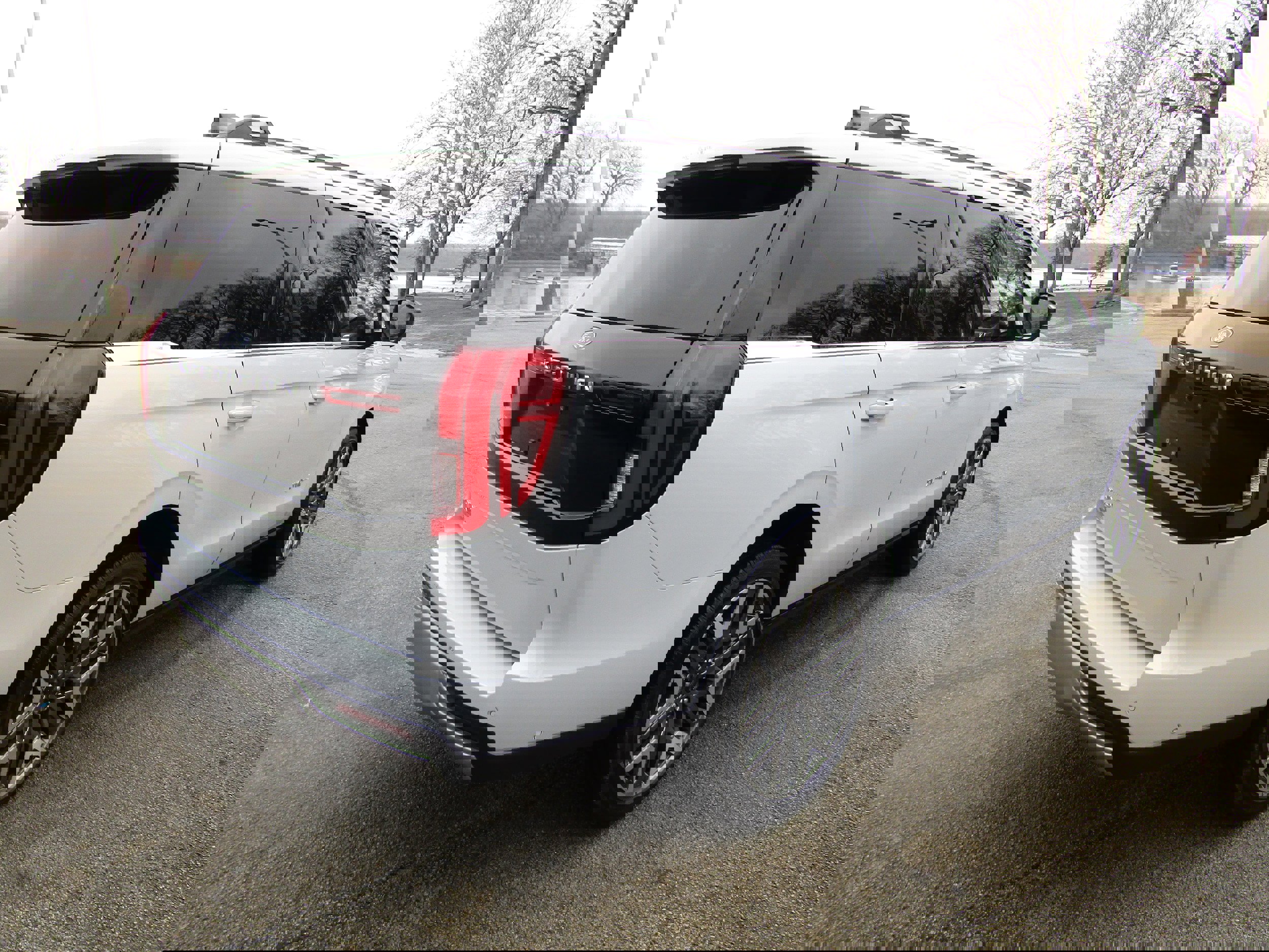 Used 2025 Ford Expedition Platinum w/ Platinum Ultimate Package image 4