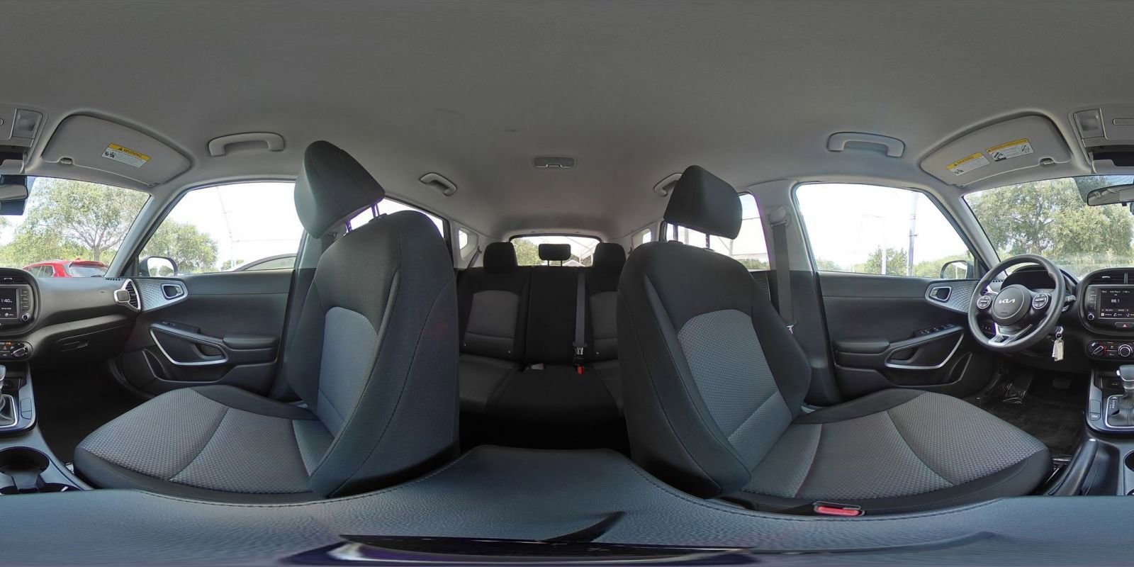 Used 2025 Kia Soul LX w/ LX Technology Package FWD image 40