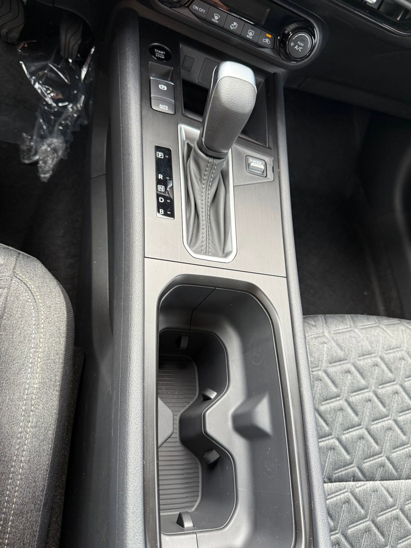 New 2026 Nissan Kicks SV image 24