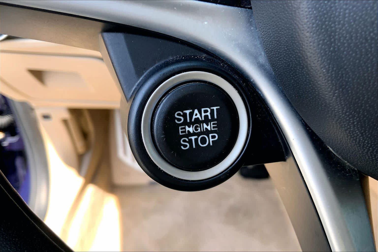 Used 2018 Alfa Romeo Giulia Ti w/ Quick Order Package 22Z Lusso RWD image 31