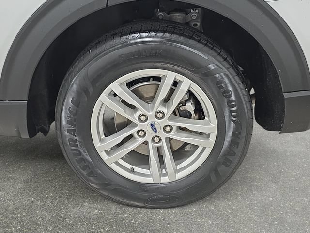 Used 2023 Ford Explorer XLT AWD/4WD image 30