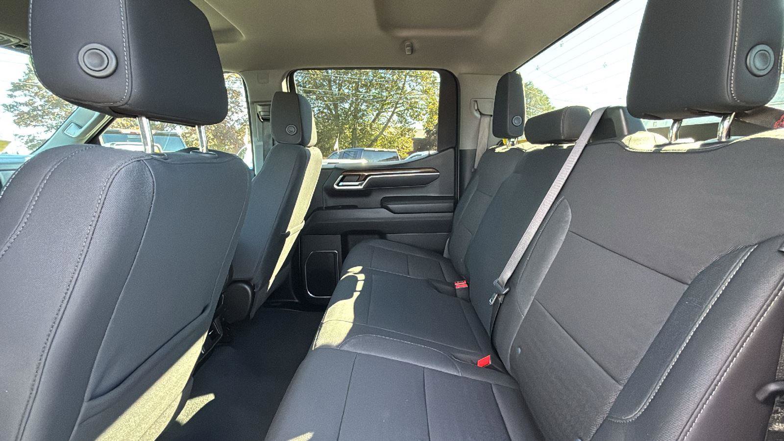 Used 2025 Chevrolet Silverado 1500 LT image 28