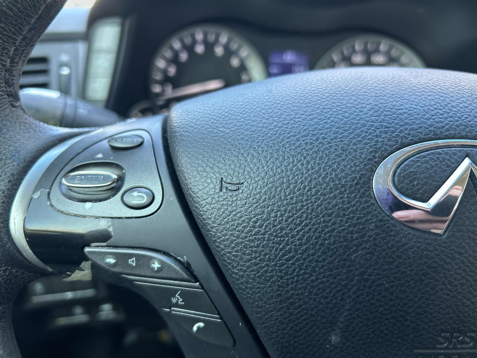 Used 2011 INFINITI M37 w/ Premium Pkg image 24