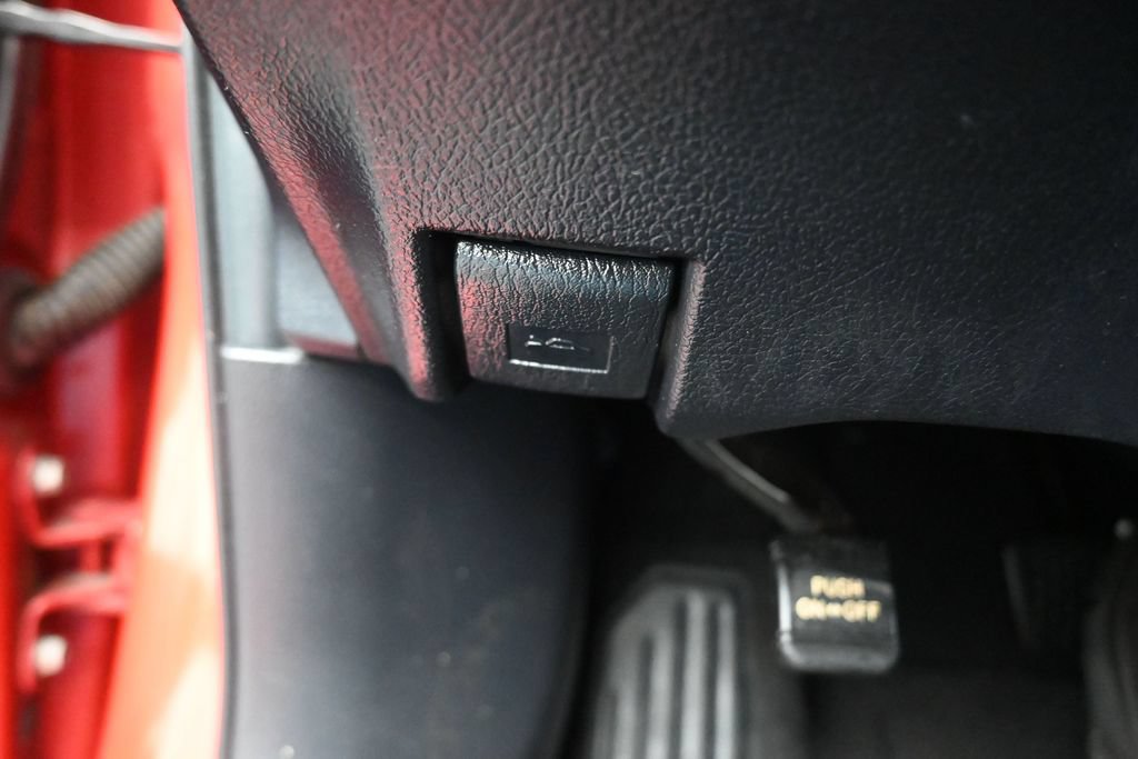 Used 2012 Toyota Camry SE FWD image 24