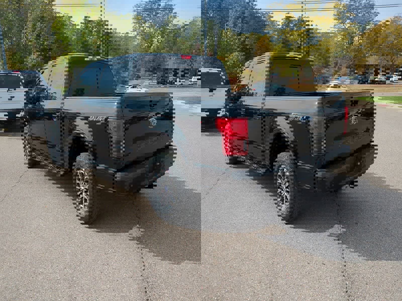 Used 2020 Ford F150 Lariat image 6