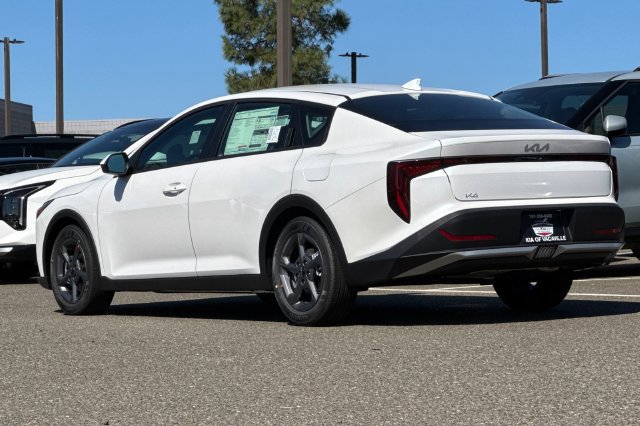 New 2026 Kia K4 FWD image 7